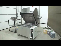 इंजन ब्लॉक की सफाई के लिए रोटरी बास्केट के साथ छिड़काव सफाई मशीन